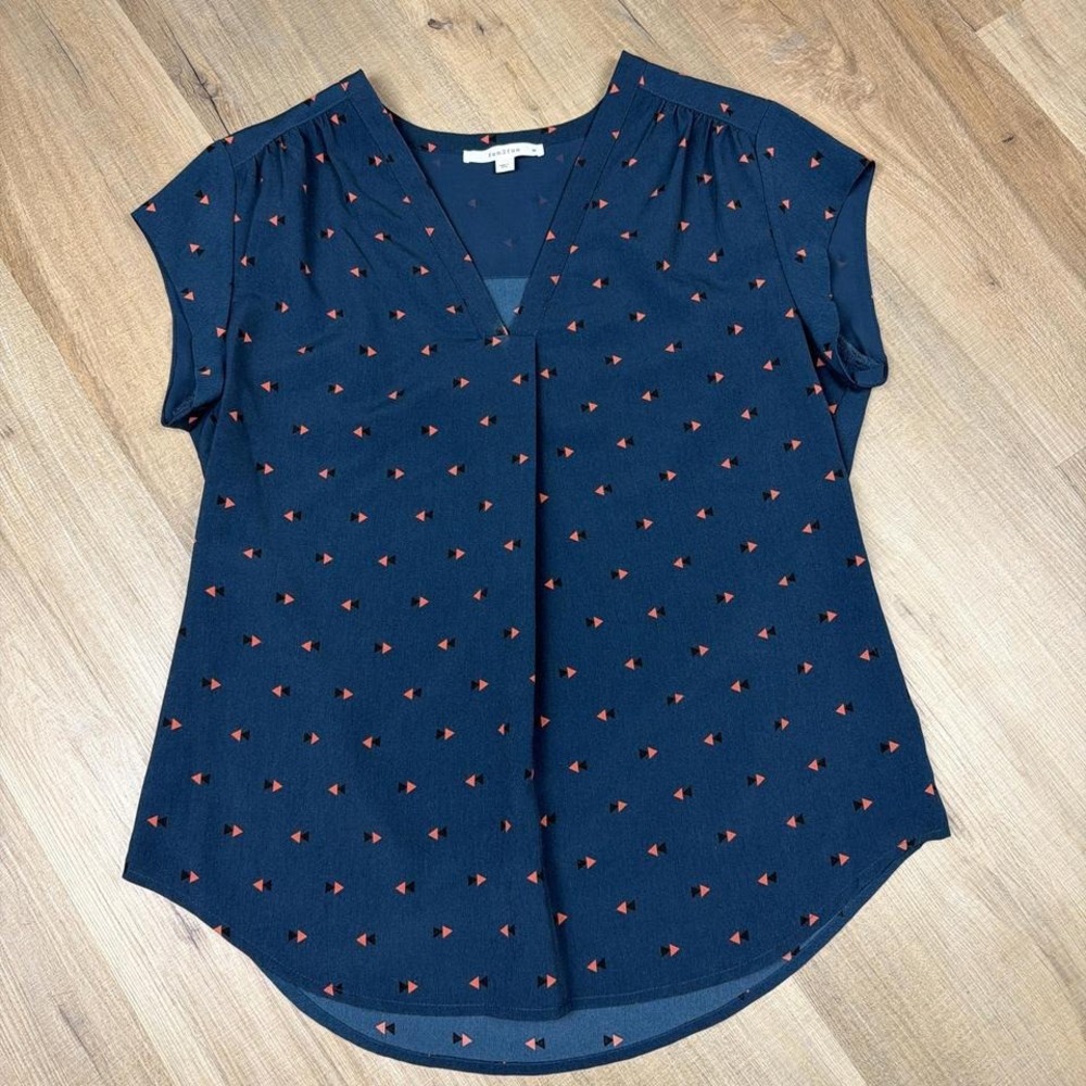 Cap Sleeve V-neck Blouse. Navy Blue‎ w/ Black & Orange Triangle Print. Size M